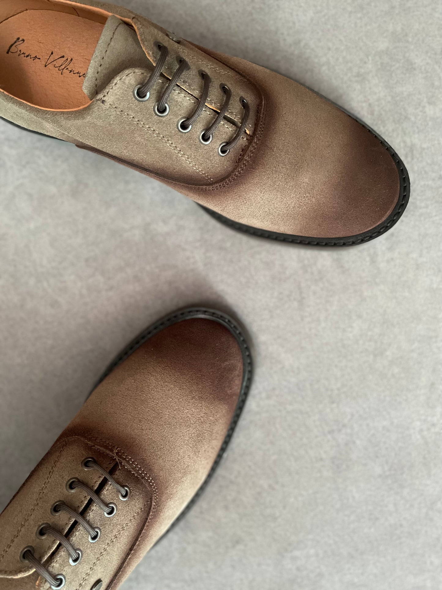 Oxford gamuza canela Mod Enzo 001