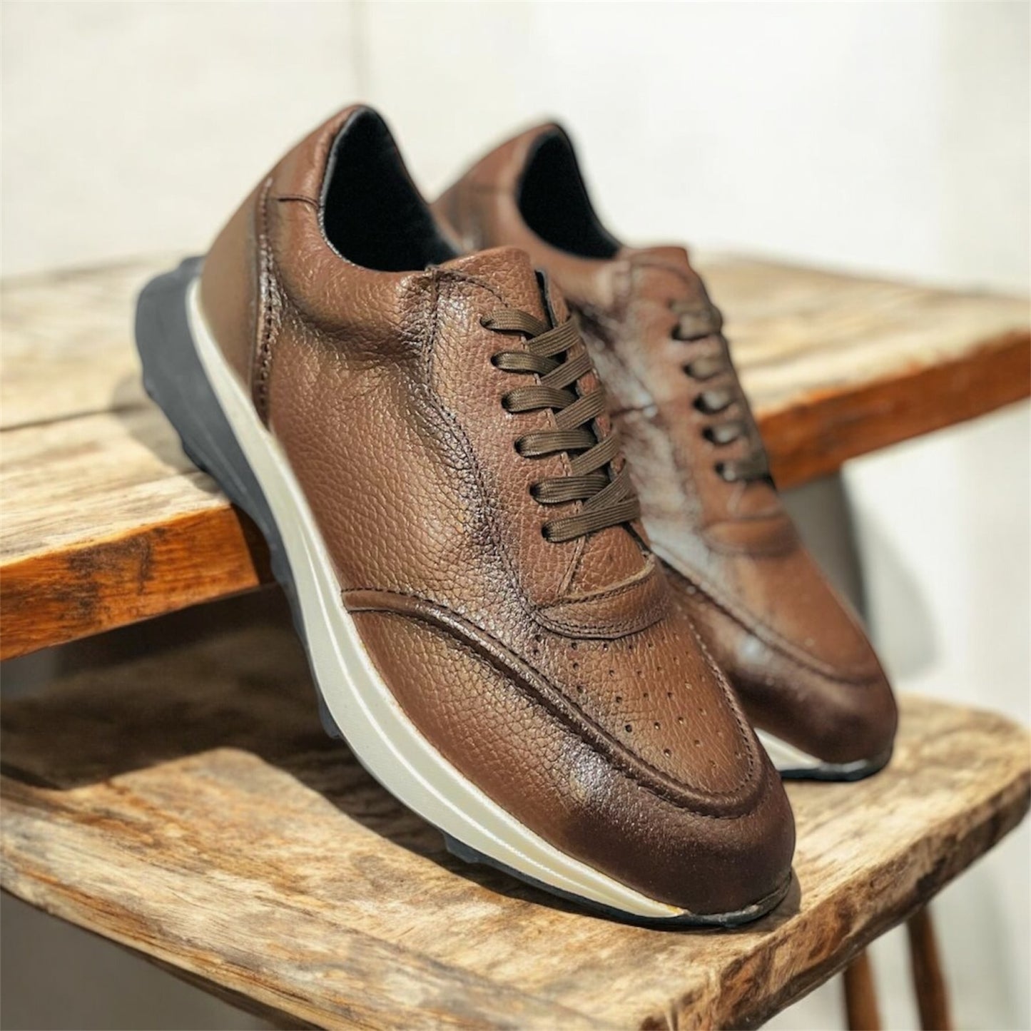 Sneakers relief roble corte y forro de piel Mod 1016