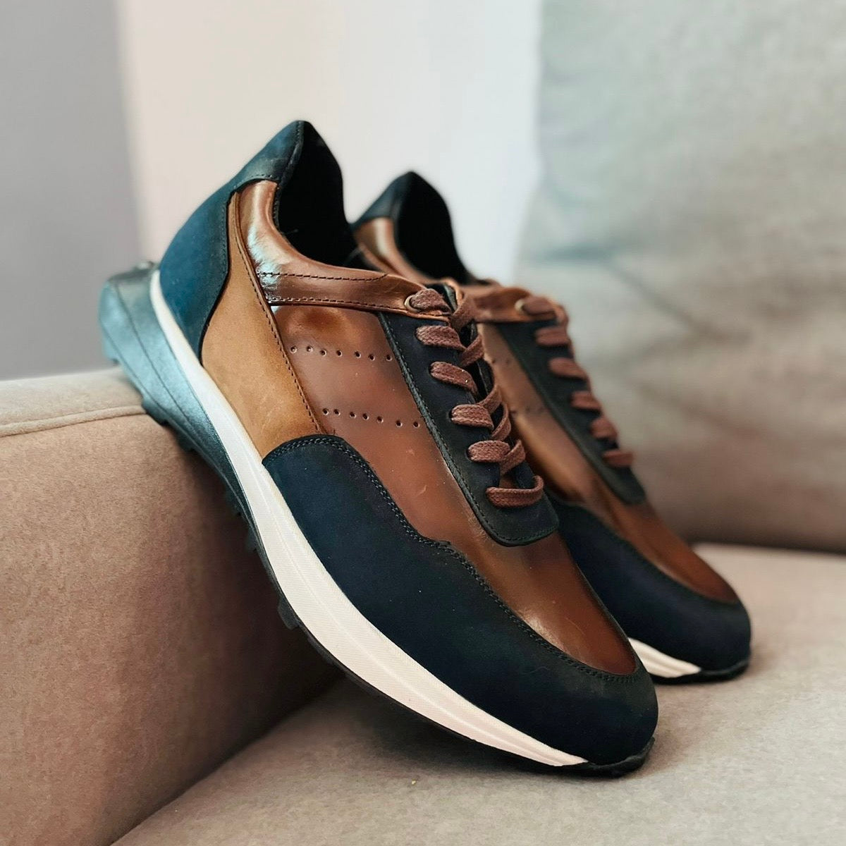 Sneakers wolf Navy corte y forro de piel Mod 1212