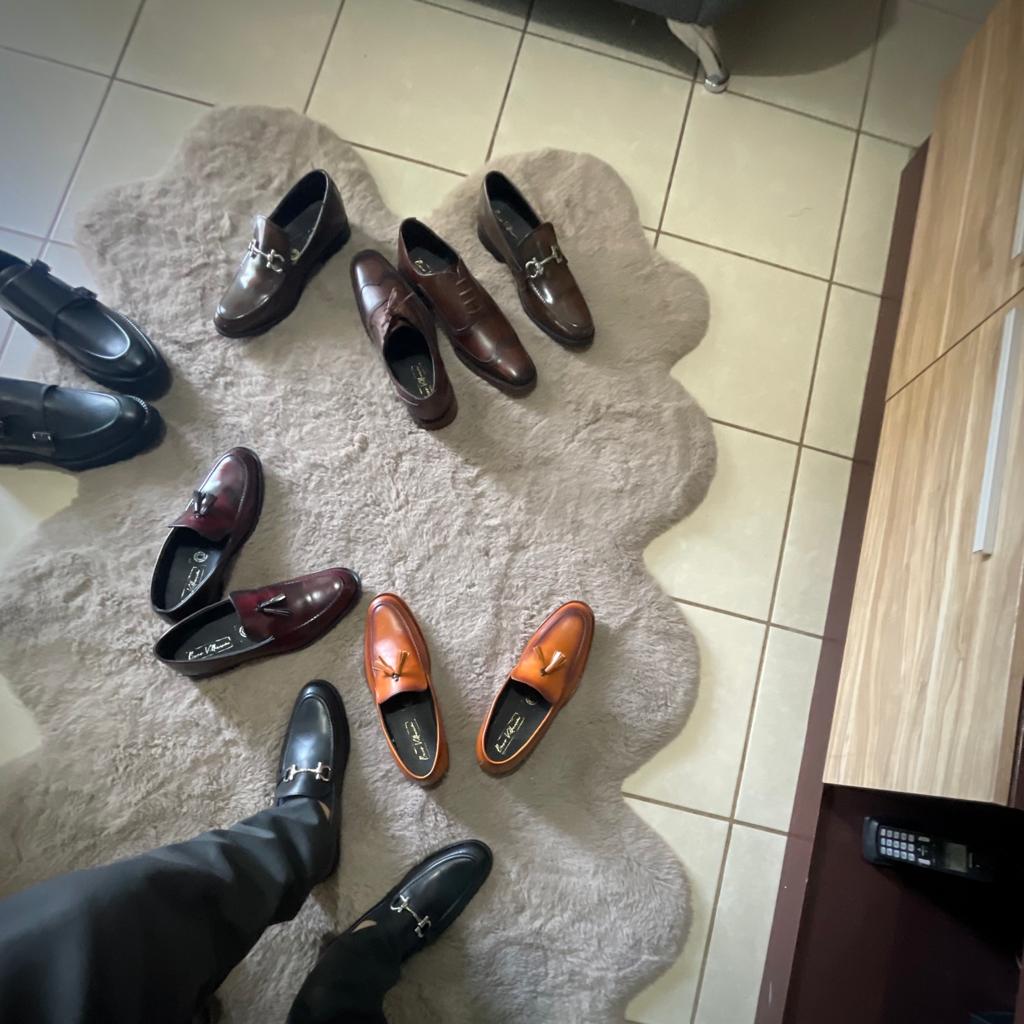 Mocasín Corte Piel Y Suela De Cuero color Negro Mod 7009