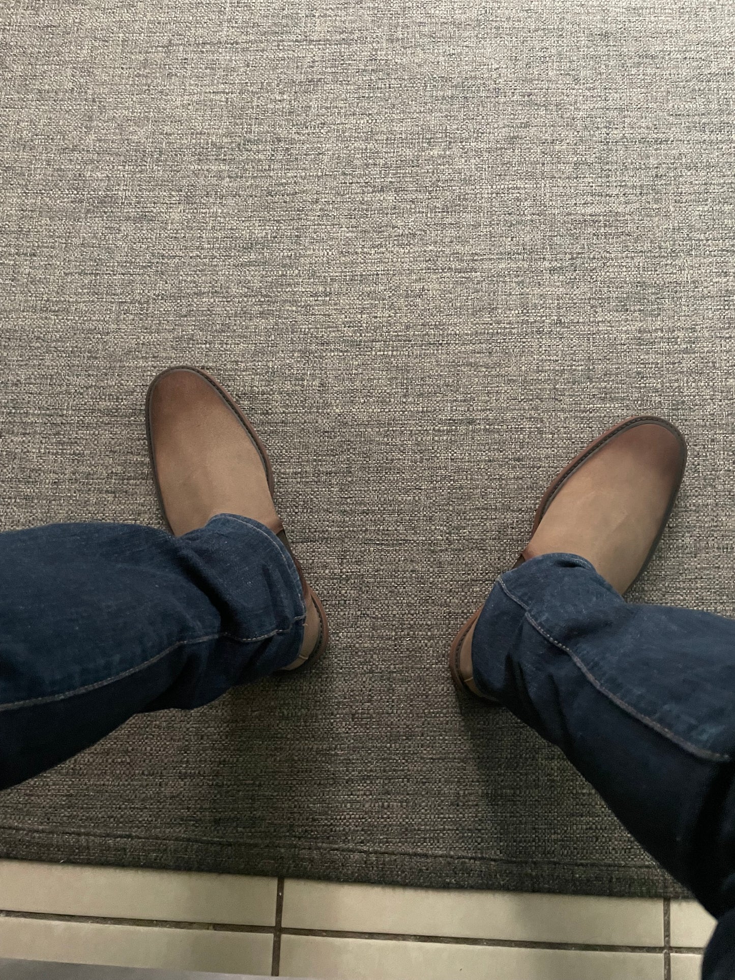 Bota Chelsea Henrry gamuza canela modelo 400