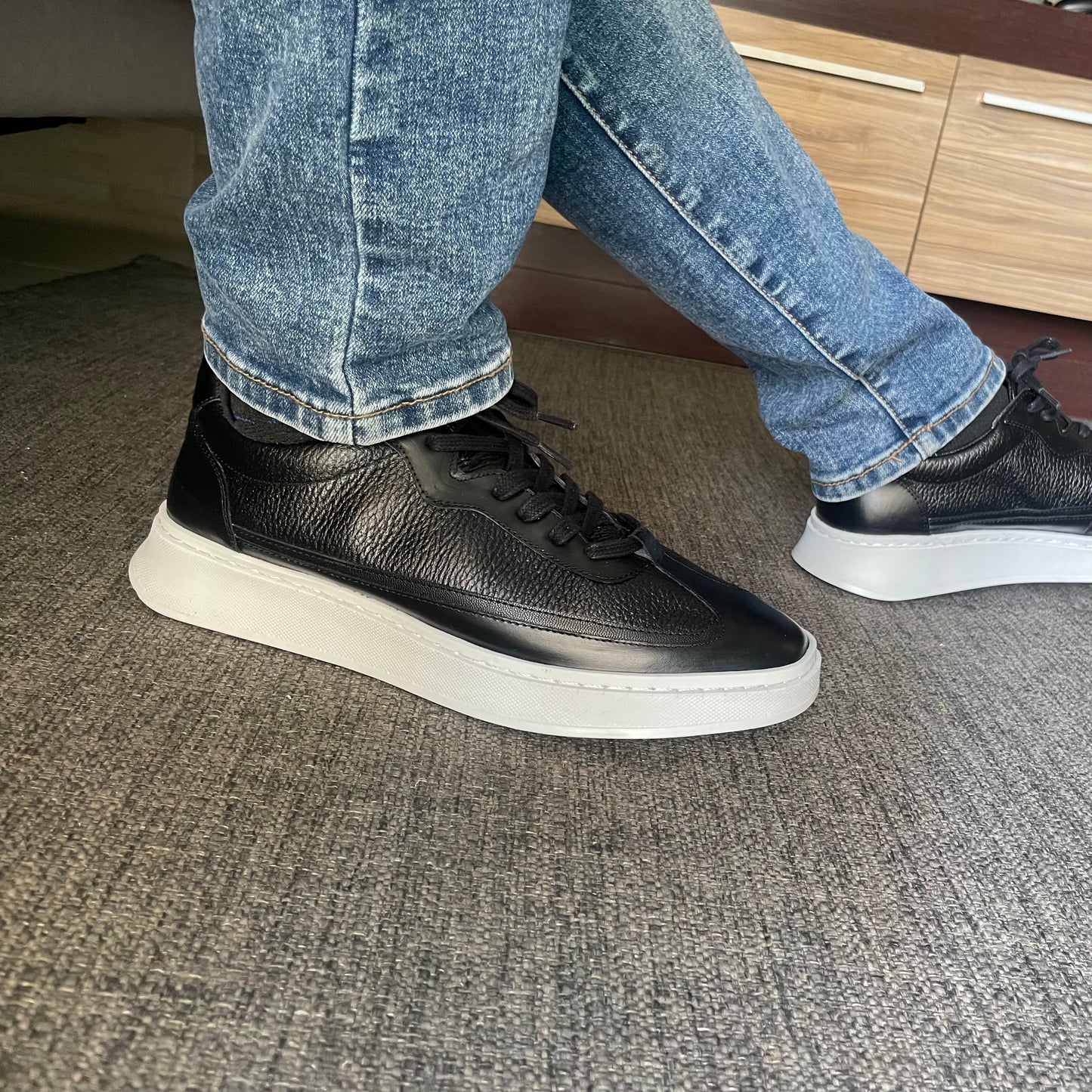 Sneakers Hugo black corte piel Mod 121