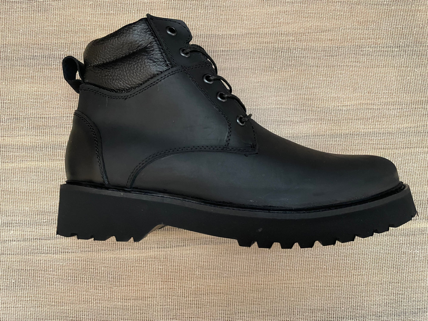 Bota Bruce corte piel suela ultra crazy negro Modelo 326