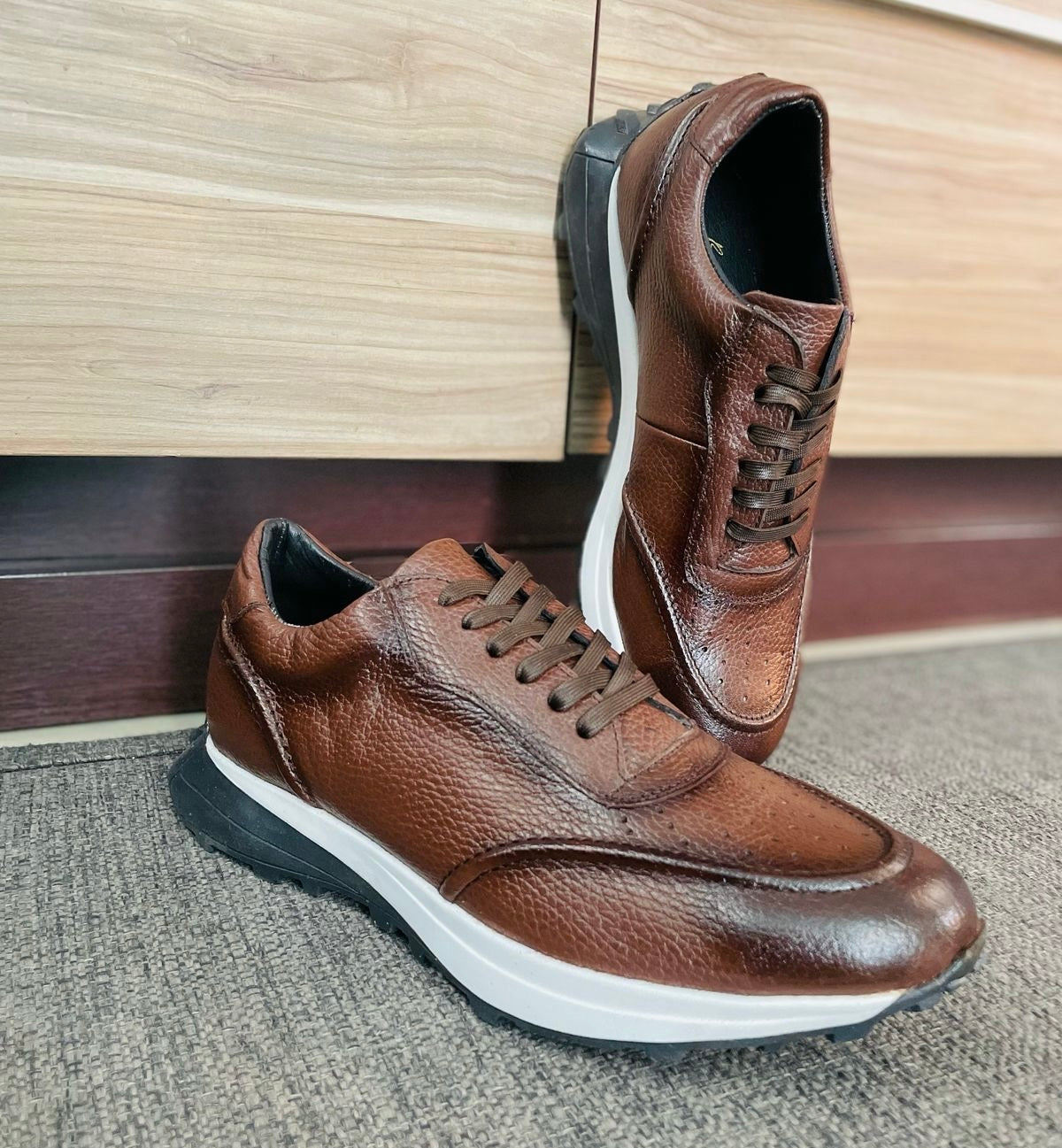 Sneakers relief roble corte y forro de piel Mod 1016