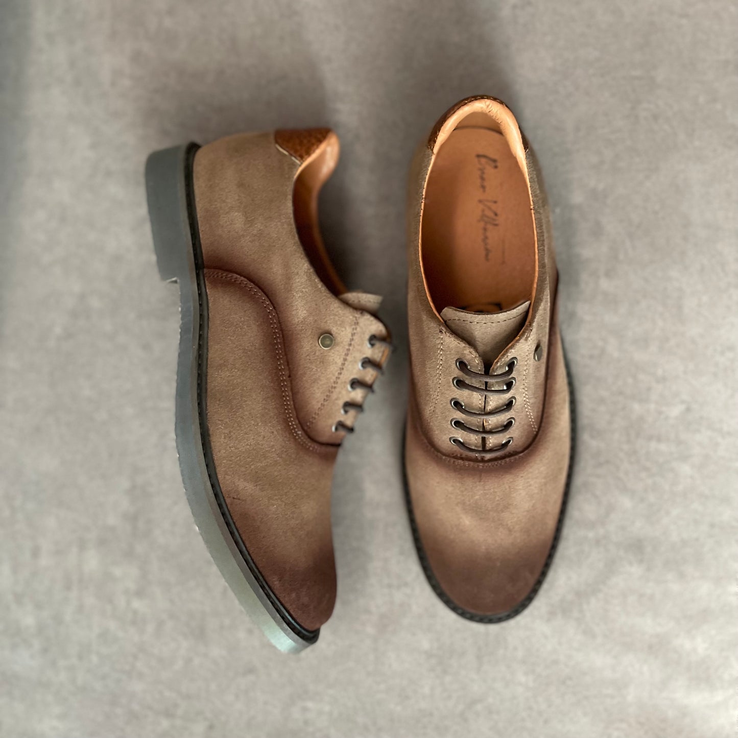 Oxford gamuza canela Mod Enzo 001