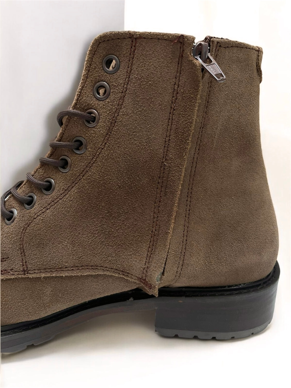 Bota casual Jhon de gamuza premium color camel modelo RCH-001