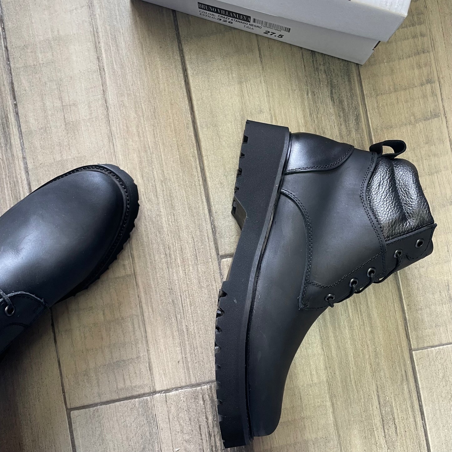Bota Bruce corte piel suela ultra crazy negro Modelo 326