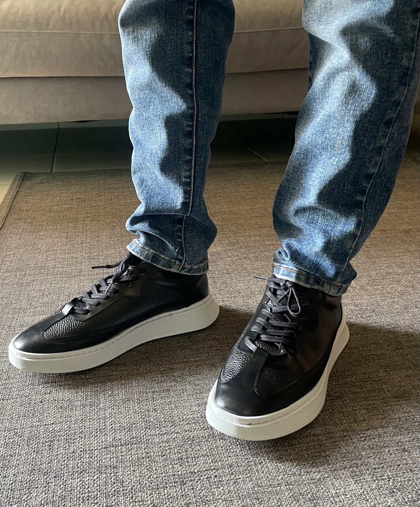 Sneakers Hugo black corte piel Mod 121