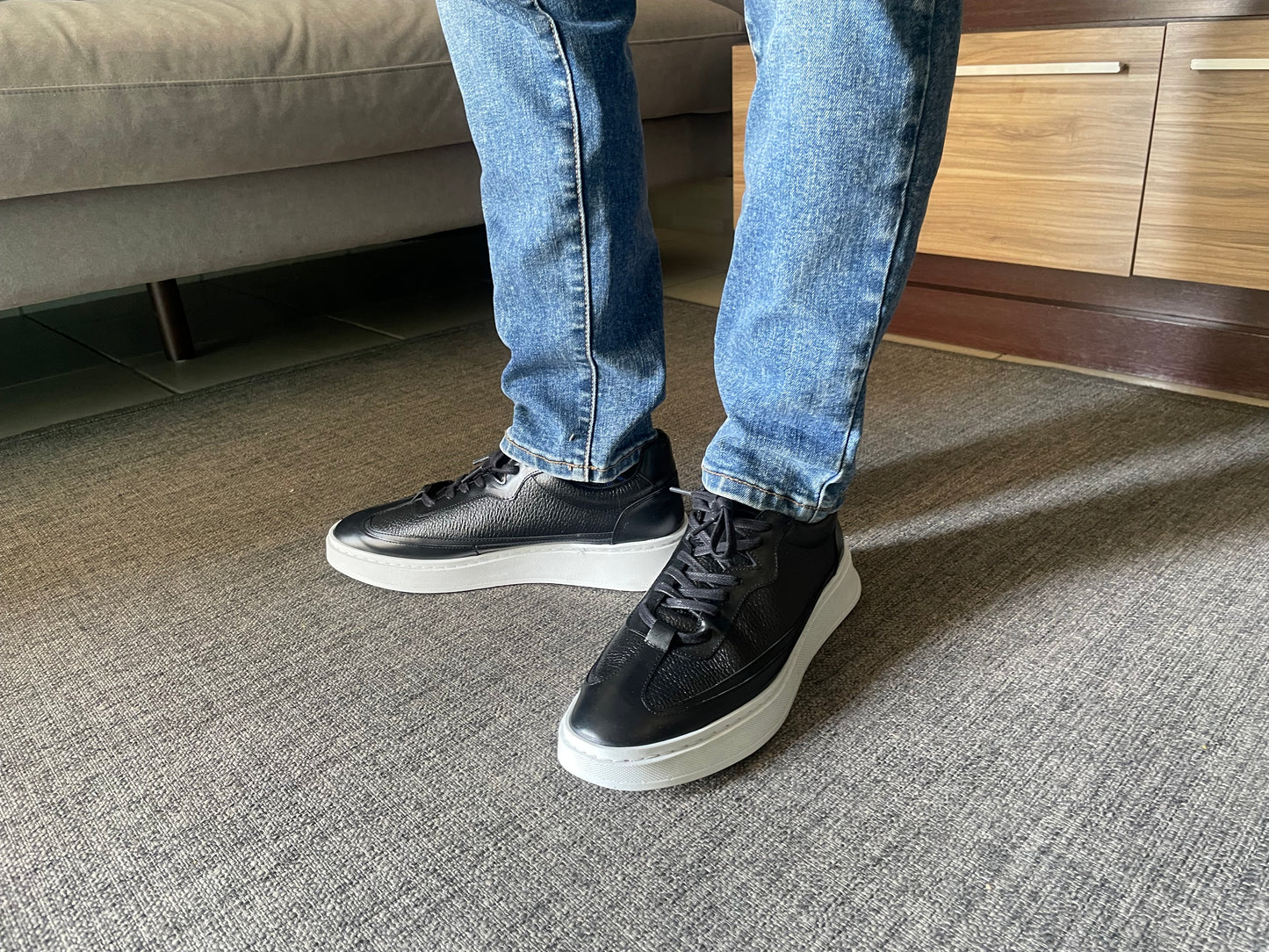 Sneakers Hugo black corte piel Mod 121