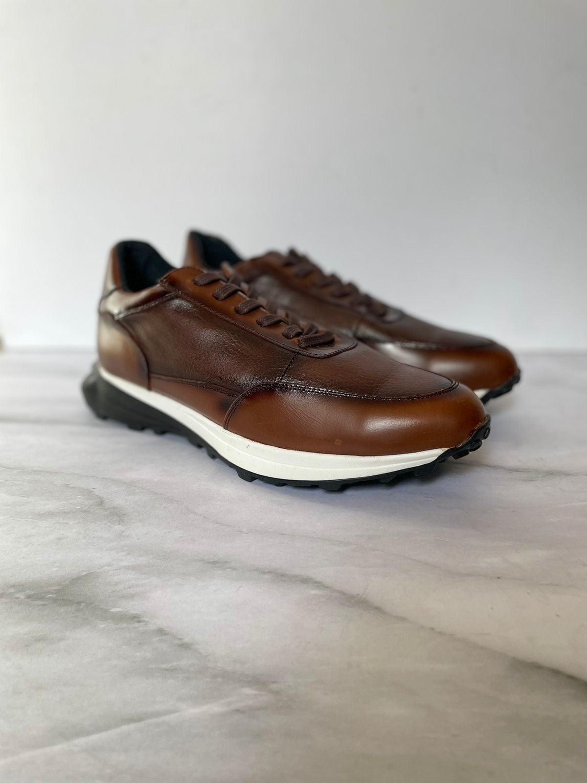 Sneakers wolf brown corte y forro de piel Mod 1212