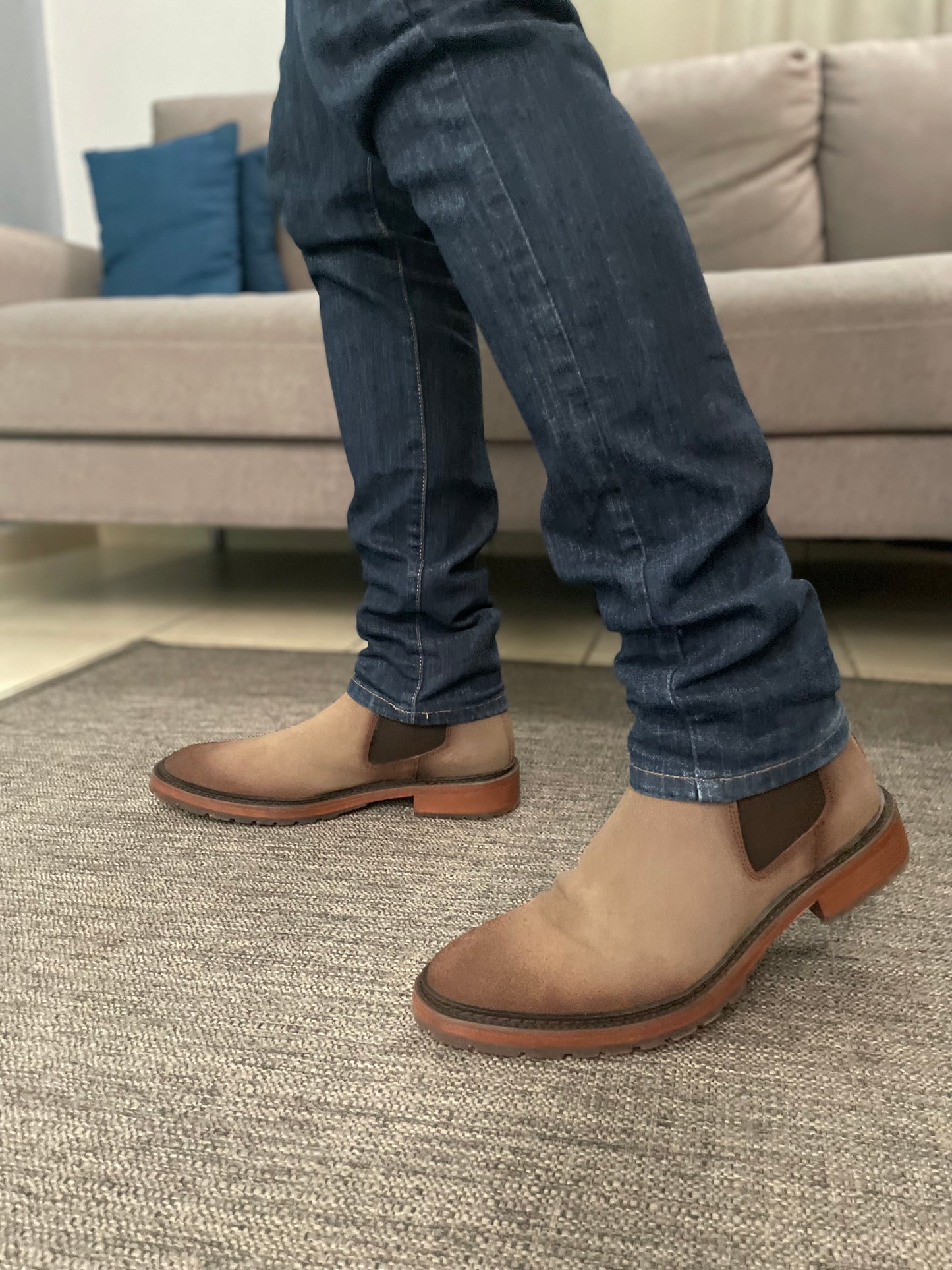 Bota Chelsea Henrry gamuza canela modelo 400