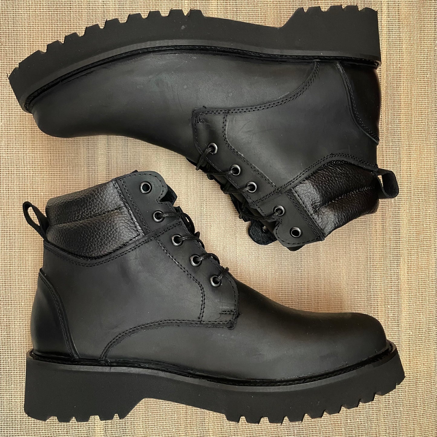 Bota Bruce corte piel suela ultra crazy negro Modelo 326