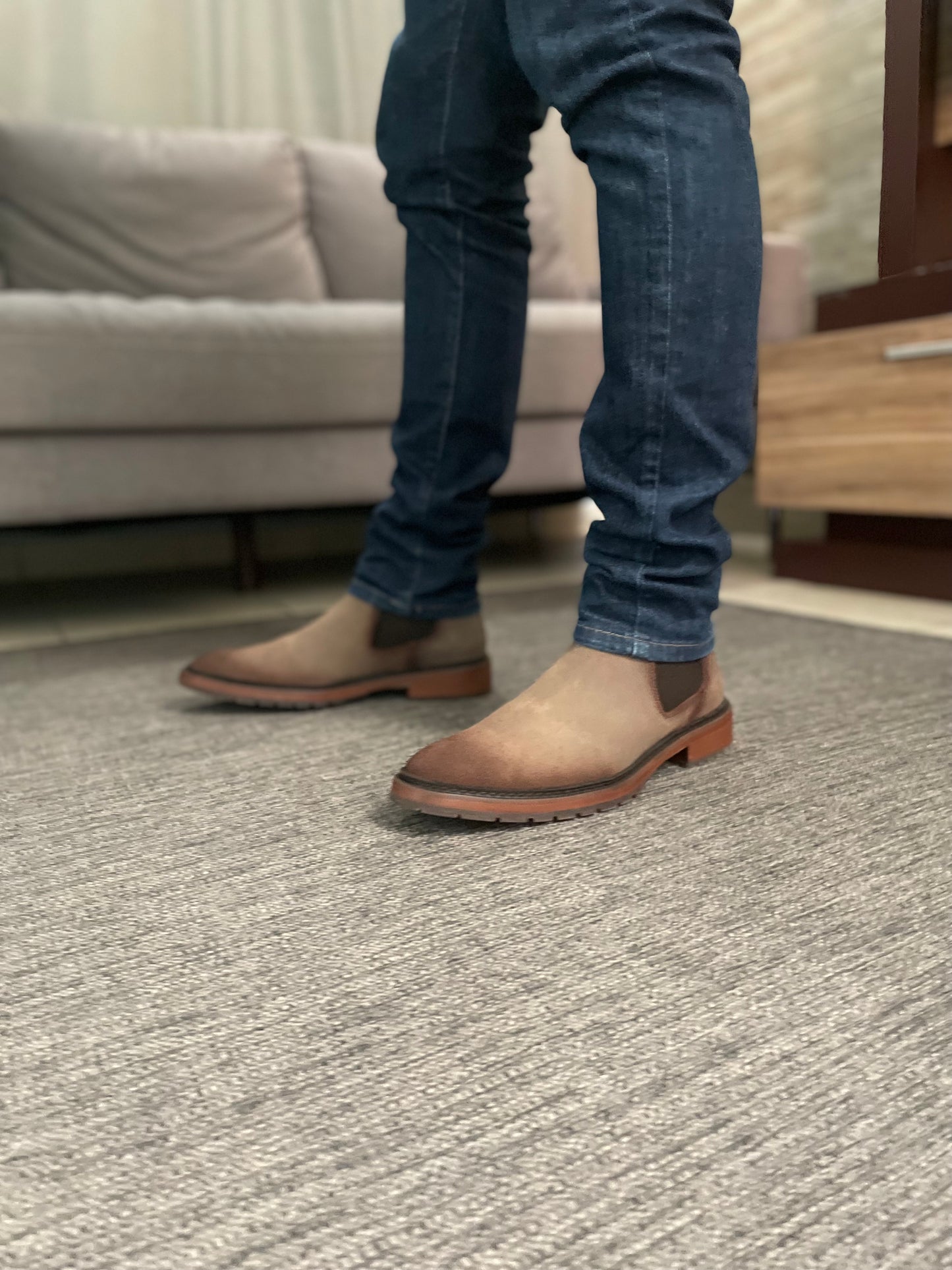 Bota Chelsea Henrry gamuza canela modelo 400