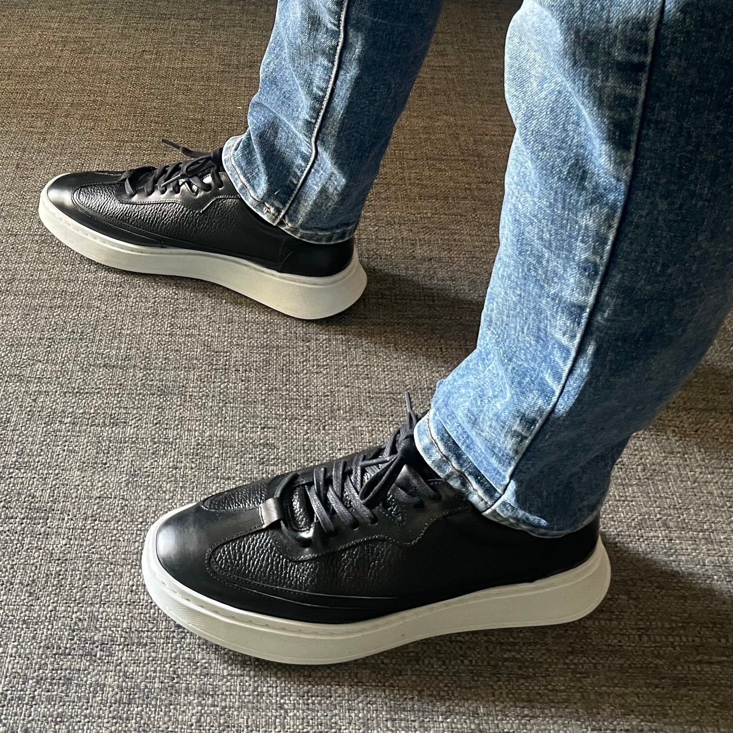 Sneakers Hugo black corte piel Mod 121
