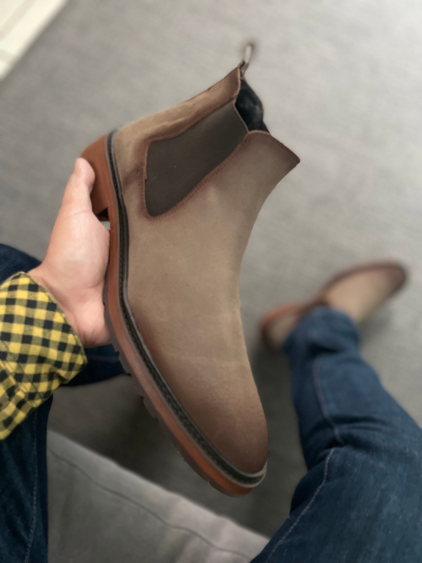 Bota Chelsea Henrry gamuza canela modelo 400
