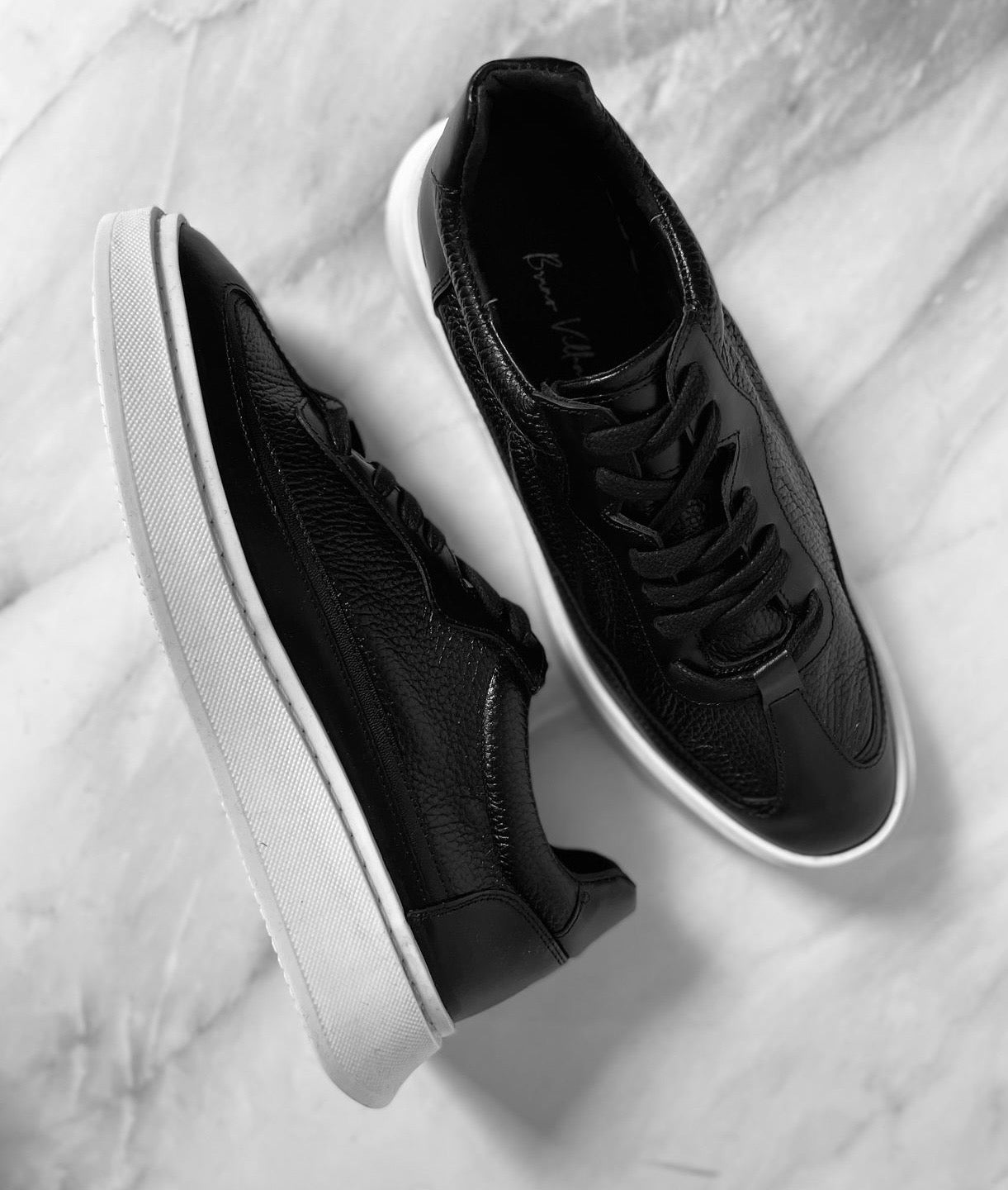 Sneakers Hugo black corte piel Mod 121