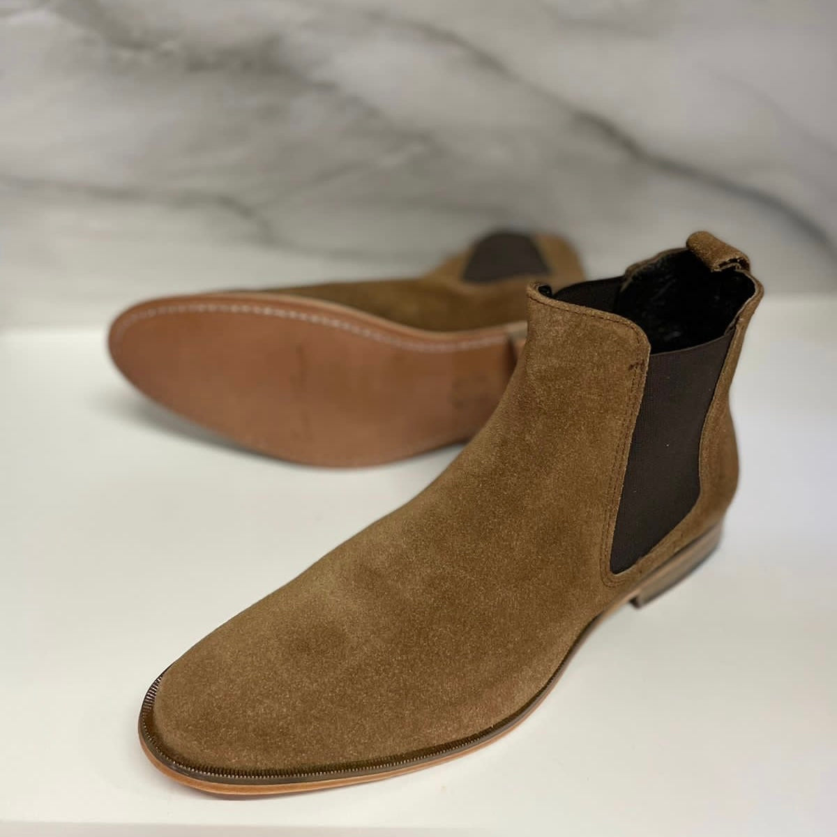 Botas premium Chelsea Gamuza con suela de cuero cosida (baqueta) Mod 3092 Arena