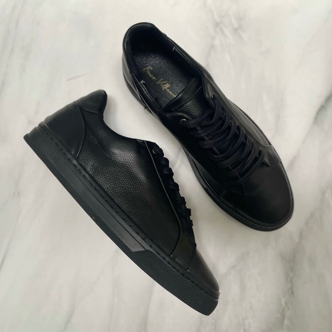 Sneakers AB all black corte piel Mod 2028