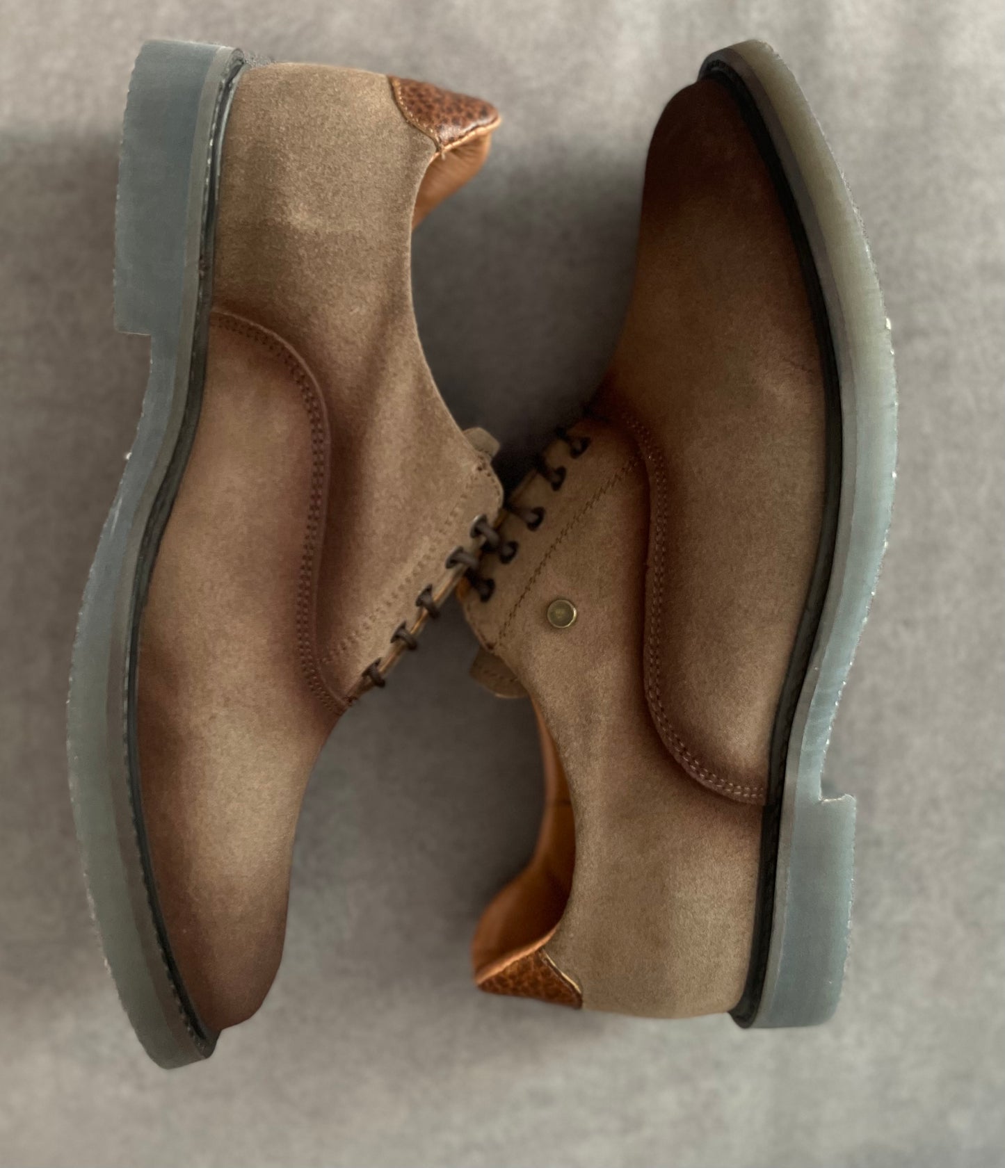 Oxford gamuza canela Mod Enzo 001