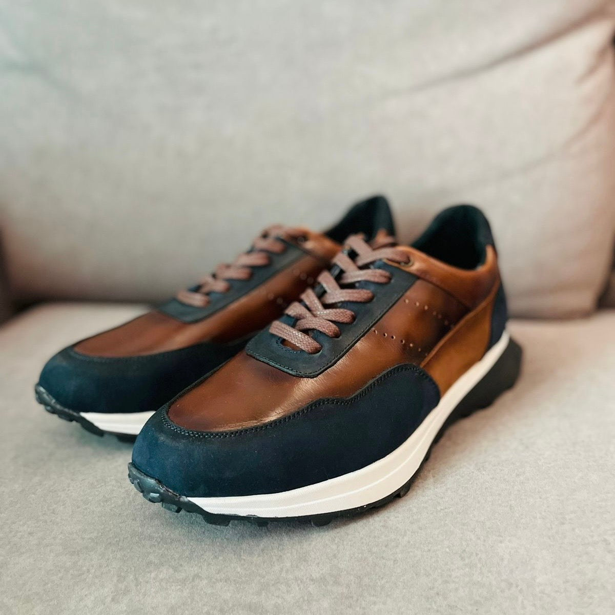 Sneakers wolf Navy corte y forro de piel Mod 1212