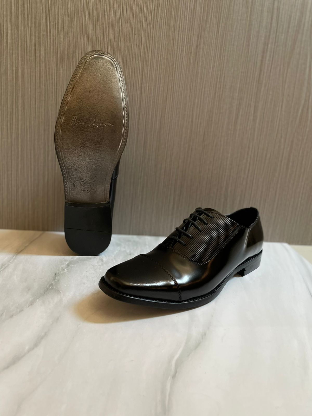 Lawyer Oxford Black diamond Mod 8010