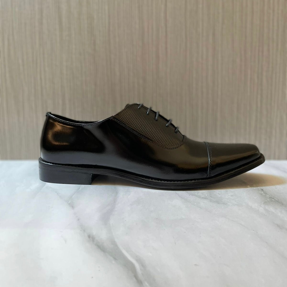Lawyer Oxford Black diamond Mod 8010