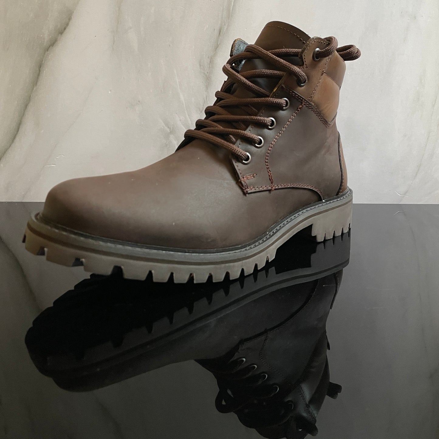 Bota Bruce corte piel suela antiderrapante crazy café Modelo 326