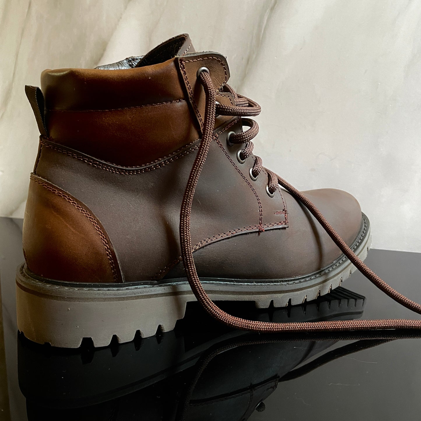 Bota Bruce corte piel suela antiderrapante crazy café Modelo 326