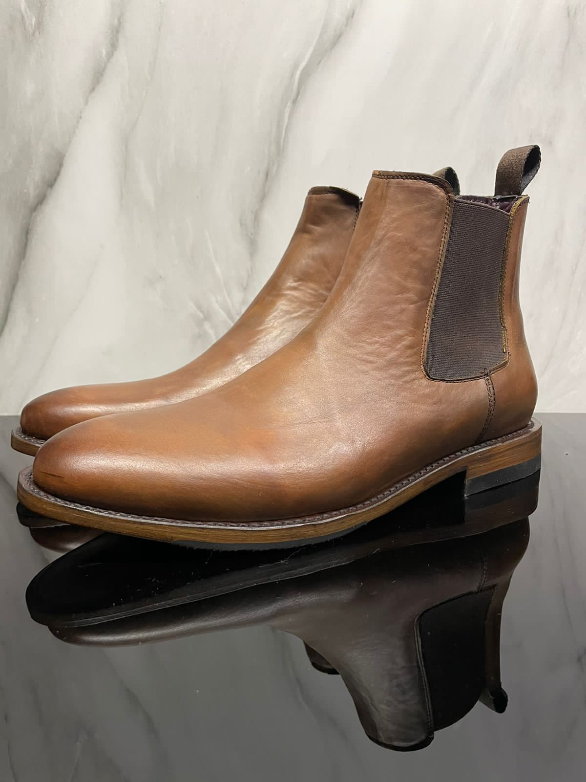 Bota chelsea Honey Vintage Goodyear Welt modelo JHN