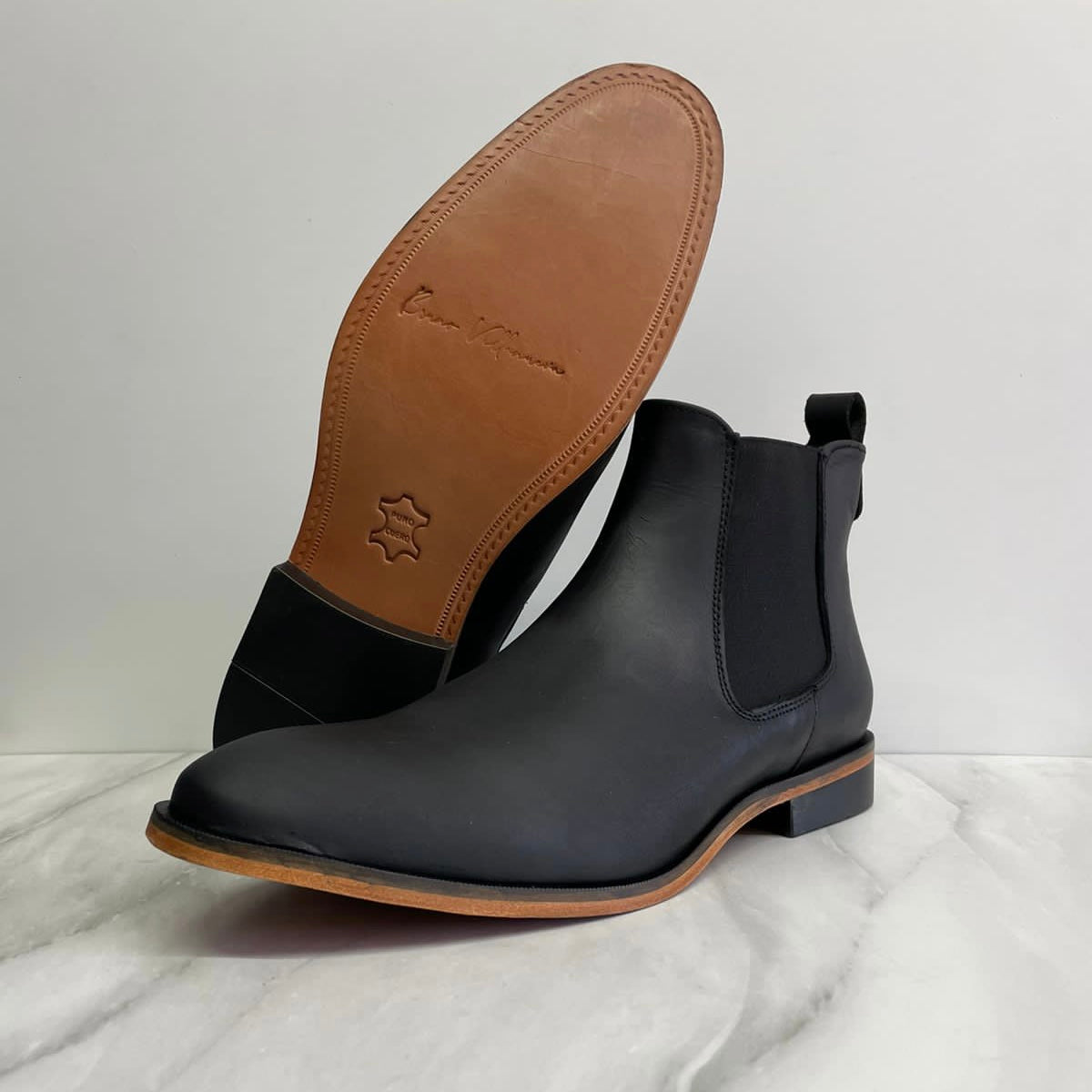 Botas premium Chelsea Negras Piel Crazy con suela de cuero (baqueta) Mod 3092