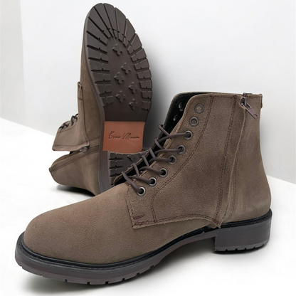 Bota casual Jhon de gamuza premium color camel modelo RCH-001