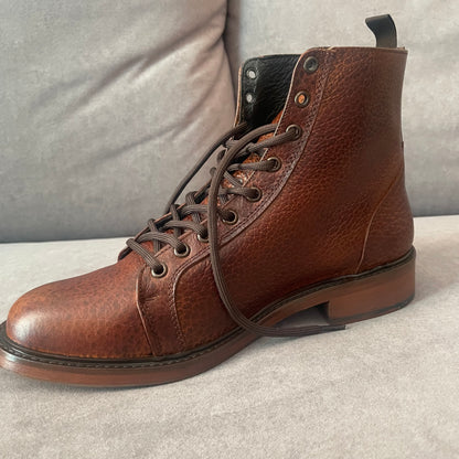 Bota biker Jhon corte piel color cera miel modelo RCH-001