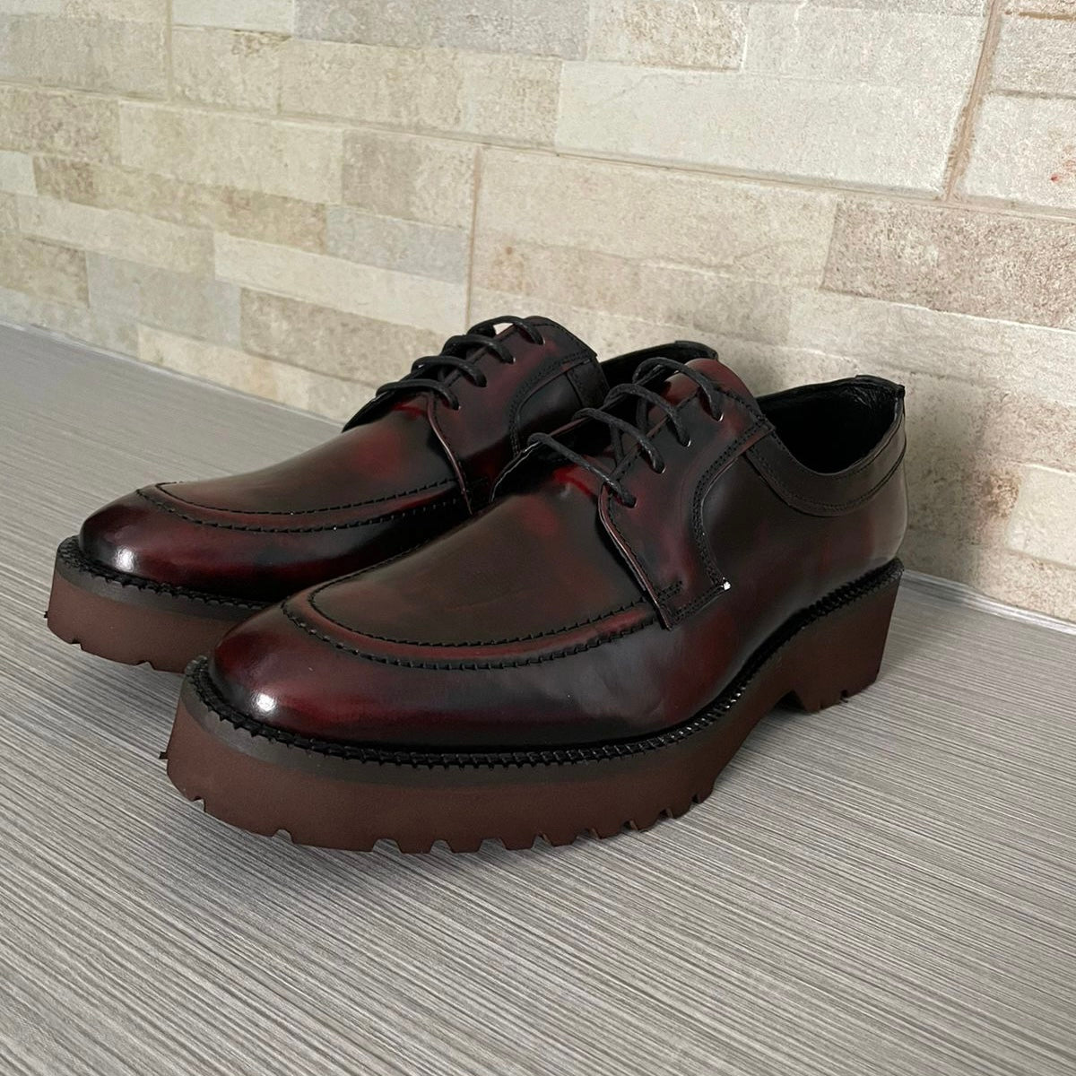 Oxford wine rush Mod 7004 suela roja ligera