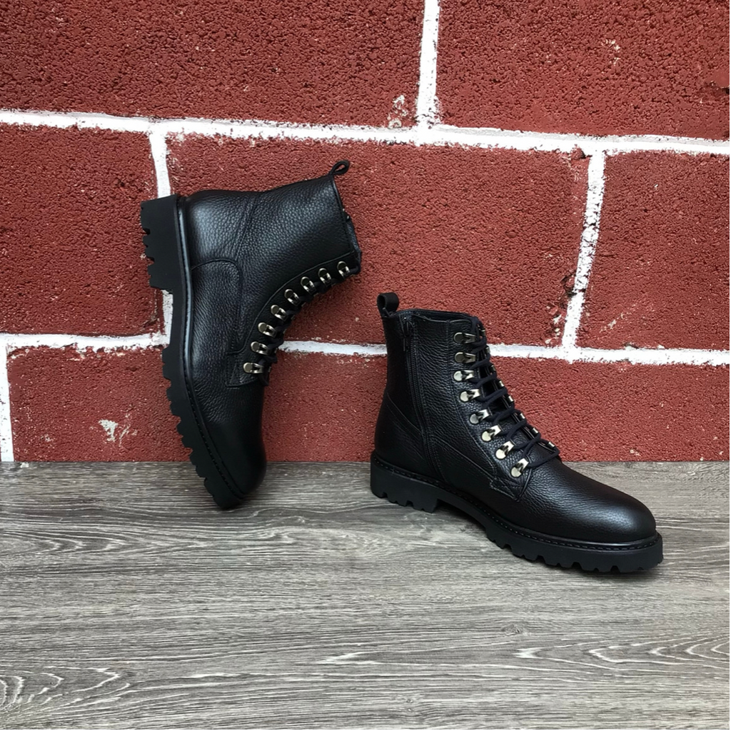 Comb@t boots para caballero con cierre lateral y cordones corte piel color Rainbow Negro  mod 5412